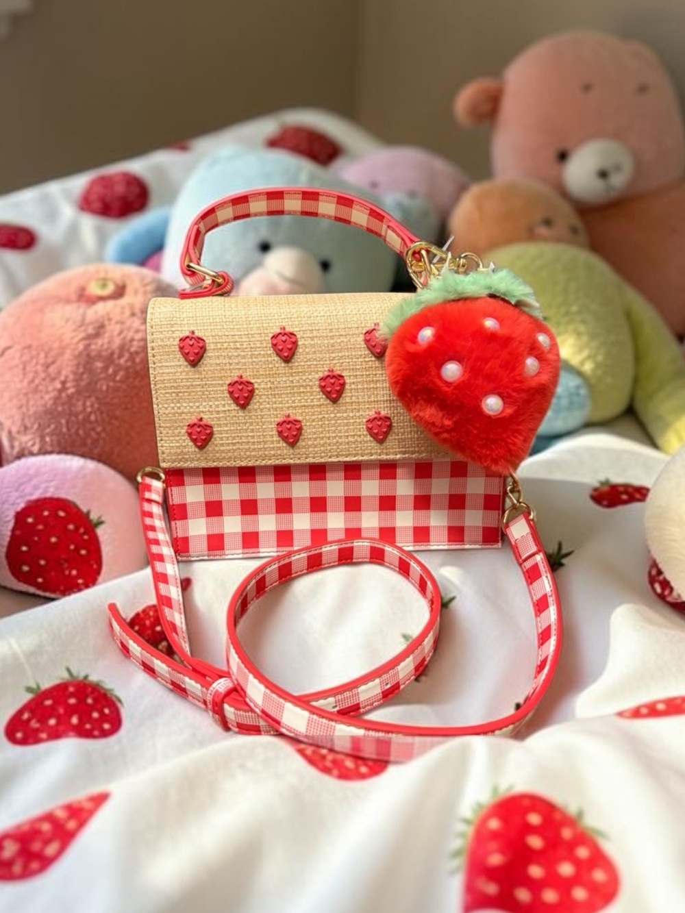 BETSEY Johnson strawberry gingham straw Crossbody bag NWT Red white picnic - Picture 2 of 13